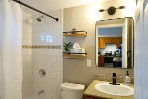 West Seattle Beachy Guest Suite - Image 5
