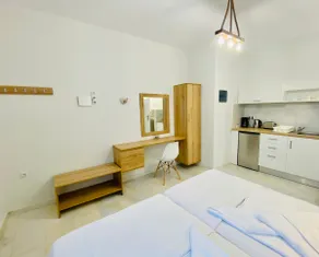 Heart of Paros Apartments - Image 4
