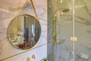 Demartini Luxury Palace - Image 2