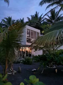 Beachfront house - Image 2
