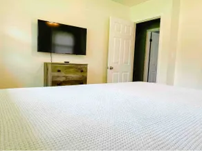 The Glen Davis Place, 3BR King bed home in Oxford - Image 4