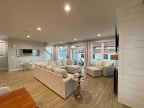 Beautiful Water Views! 1 house from beach - Image 3