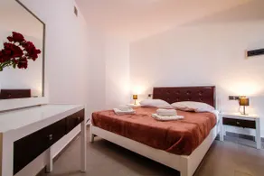 Ben's Homes Ariadne - Image 2