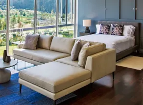 Exclusive Santa Fe loft, overlooking the park - Image 2