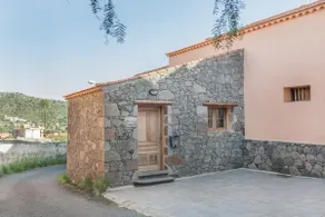 Villa with Private Garden ⌂✿♥ - Image 2