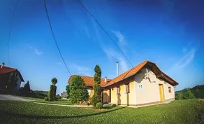 Charming holiday home - Image 2