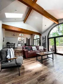 Grand Cabin In the Trees. 10 Mins from Downtown. - Image 2