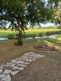 Lone Star Cabin at Lake Granbury *Pet Friendly* - Image 5
