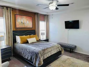 Beautiful- Modern Home - Image 5