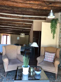 Cozy refurnished town house - Image 2