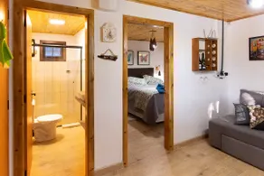 Lake Cabin - Image 4