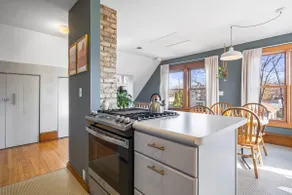 Cozy 1BR Minneapolis duplex near DT, Airport & MOA - Image 4