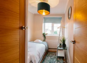Castle Gate by Spa Town Property - Central Location with Large Living Space - Image 5