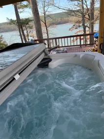 Mobile home with dock and hot tub. No pets. - Image 3