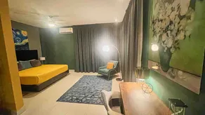 Chic Urban Van Gogh Loft in Barrio Antiguo - Image 5
