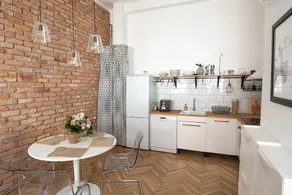 VINTAGE STYLE ”TRABI” APARTMENT IN BUDAPEST - Image 3