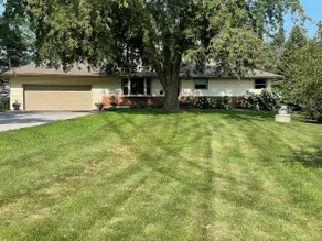 Sunset View Ranch 5-Bedroom House - Image 3