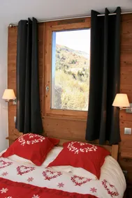 SKIS BY THE FEET- 2 ROOM / CABIN - DONE AGAIN - HIGH SPEED WIFI -CALME AND CLEAR VIEW - Image 2