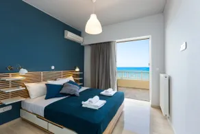 Seafront Deluxe Apartment - Image 2