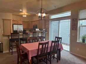 Lovely 3 Bedroom Home on Tree-Lined Government Way - Image 5