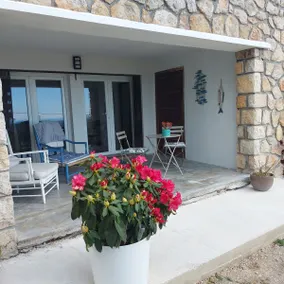 Cozy apartment with terrace and sea view - Image 3