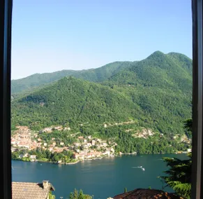 Lake view sunny house with garden, Moltrasio - Image 4