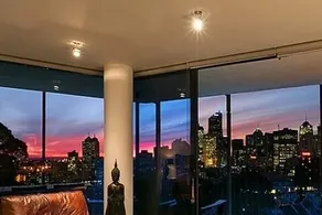 Tremendous! Luxury Apt + Stunning City View - Image 5