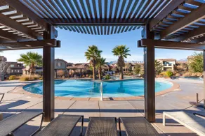 ⭐️Rooftop Patio Views/HotTub & Parking POOLS OPEN!⭐️ - Image 5
