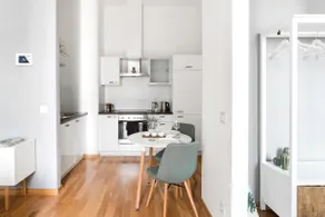 Quiet Luxury Period Apartment with Balcony - Image 3