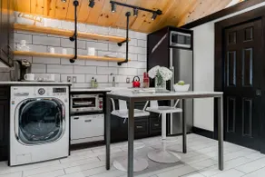 Socozyluxe Cottage in Uptown / Oak Lawn - Image 5