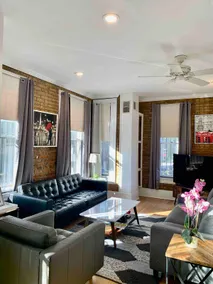 Prime 2story 98WalkScore Metro Grocery Parking! - Image 2