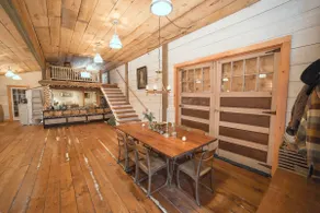 Beautiful Art Studio with hot tub/sauna #1 Airbnb - Image 5