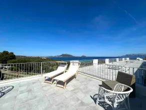 Luxury sea view home at only 4-min walk to beach - Image 4