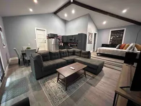 Lakeshore Living- guest studio - Image 2