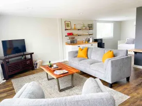Cozy Farmhouse, two units under one roof - Image 2
