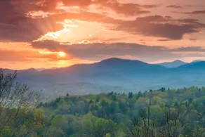 Gorgeous Mountain View & Sparkling Clean - Image 3