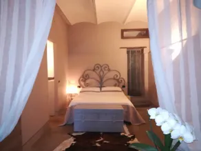 Elizabeth's Home - Image 5