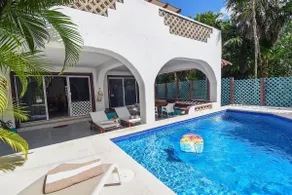 Private Villa in Akumal, Steps to Yal Ku Lagoon Half Moon Bay, Huge Heated Pool - Image 2