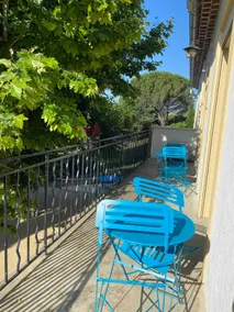 rental in a Provencal farmhouse + outbuilding in sup - Image 2