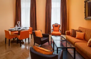 Elegant Deluxe Suite in Vienna's Historic Center - Image 4