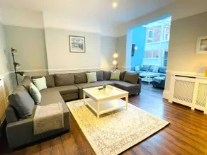 Coral House - Exquisite 7 Bedroom Property - Image 3