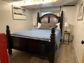 Downtown Farmhouse-style Private Suite - Image 4