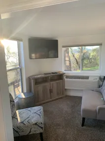 Lakeview Cottage B, 750+ 5 Star reviews - Image 5