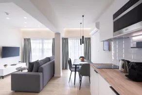 Family 2BDR apartment with Balcony,central located - Image 4