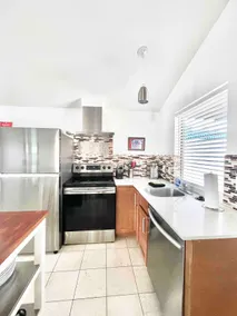 813 E. Fairmount Ave- Two Bedroom Guesthouse - Image 5