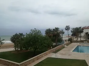 Seafront with a pool - Image 4