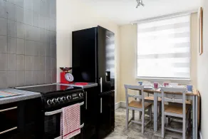 3 Bed Townhouse heart of Westminster - Image 3