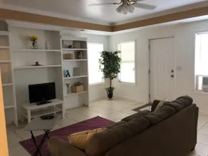 Quiet, spacious basement suite - Image 5