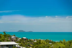 FANTABULOUS VIEWS Azure Sea 2 Bedroom Apartment - Image 3