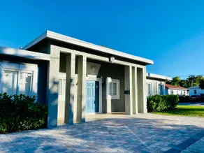 Downtown WPB Villa With Private Backyard - Image 2